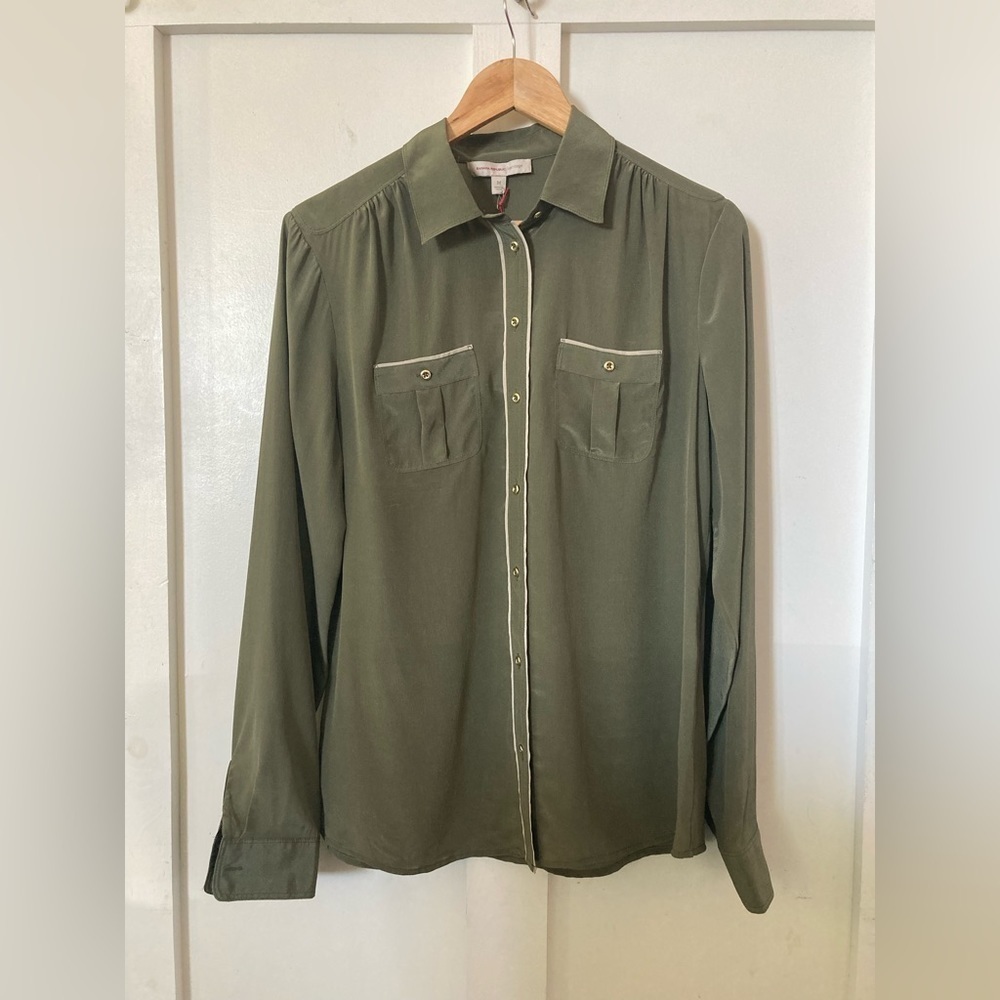 Nwt Banana Republic heritage 100% silk button down shirt Medium Green pockets